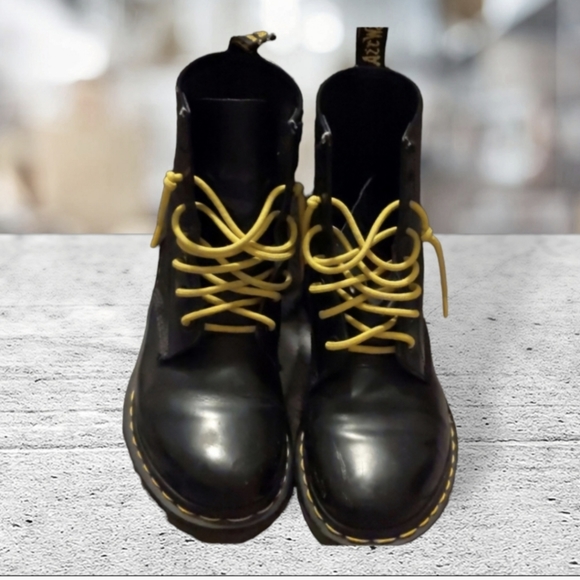 Dr. Martens women's leather boots size 9 - Picture 16 of 17